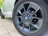 【純正16インチアルミホイール】外観にマッチした純正アルミホイールを装着しております。各種社外アルミホイールや、スタッドレスタイヤも取扱いしております。是非ご相談ください♪