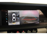 高精細バックカメラを標準装備。ワイドな映像とガイドライン表示により、後退時の車両位置や障害物との距離を的確に把握できます。