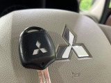 【キーレス】少し離れた場所からでもボタン一つでドアの開錠・施錠ができるのでとっても便利!ドアの鍵穴周りに傷をつけることもありません♪
