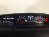 メーターの横に液晶カラーディスプレーを装備。航続可能距離等の情報やHonda SENSINGの注意・警告を表示します!