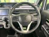 【純正革巻きステアリング】上質な革を使用することで、手にしっかり馴染みとても運転しやすいハンドルです♪