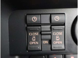 両側電動スライドドアのスイッチ付です。車内からもスイッチひとつで楽にドアの開閉が可能です。電動なので開閉時に力を使う必要がなく、半ドアになることもありません!