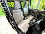 運転席シート廻りは使用感も少なく、良好な状態となっています。丁寧に使われていたことがよくわかりますね。