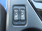 運転席と助手席にシートヒーターを装備。冬もリラックスして乗れます。