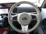 毎日触れるハンドル部分はこちら。運転手を守るエアバックも装備しているので、安心してお乗りいただけます。