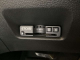 ハンドルの左下にETC2.0がついています。高速道路の料金所の通過も楽々です。 カードの取り出しもしやすい場所についています。