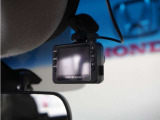 ◆ドライブレコーダー◆映像・音声などを記録する自動車用の装置です。 もしもの事故の際の記録はもちろん、旅行の際の思い出としてドライブの映像を楽しむことができます。