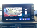 バックモニター付きで、車庫入れやバック時の後方確認をサポート。