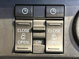 【両側パワースライドドア】スマートキーや運転席のスイッチで後席両側スライドドアの開閉が可能♪電動だから力を入れてドアを開ける必要が無く、小さなお子様でも簡単に開け閉めでき快適です♪