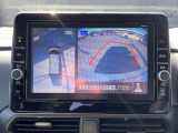 上からまる見え!アラウンドビューモニターの画像です。純正ナビに映してあります。お車を真上から見たような映像をミラーやナビ画面に映し出す事によって、車両の周囲を確認し、駐車時や発進時の運転をサポート。