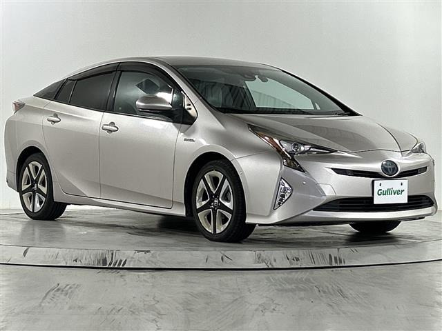 トヨタ プリウス 