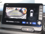 バックをするとき自動でリアの様子が映る『リアカメラ』付き! ナビ画面で確認しながらバックができますから安心ですね。でも、目視も大切ですよ!安全第一でお願いします!