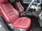 赤の本革シートが雰囲気ありますよね。オプションのレザークリーナーもお奨めです。