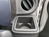運転席のドリンクホルダーです。