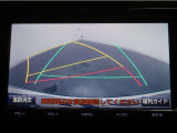 バックガイドモニターで、後方を確認しながら安心して駐車することが出来ます。運転初心者も熟練者も必須の機能ですよ!