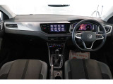 運転席/助手席です。安全装備をオプションで追加するのは日本的発想。フォルクスワーゲン車はサイドエアバッグを全車標準で装備しております。