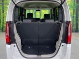 普段のお買い物や通勤、送迎等に十分な荷室スペースを確保しております。セカンドシートを倒すと、大きな荷物の積載も可能です♪