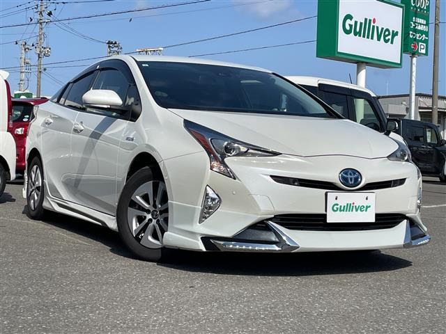 プリウス1.8 A E-Four 4WD修復歴無し