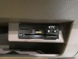 アンテナ分離型ETCです ETC本体は目立つところに設置していないのでデザイン的にも安全性も高いです 高速道路をご利用される方は必需品ですよ