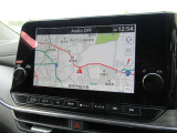 日産純正カーナビゲーション・大画面表示で地図も見やすく、初めての道もこれがあれば安心ですね。