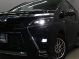 【LEDヘッドライト】悪天候や夜間走行時も良好な視界を確保し安心して運転できる高輝度LEDヘッドライトを装備!点灯速度が早く、消費電力も抑えられています!!