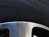 タイヤサイズは、155/65R14です。