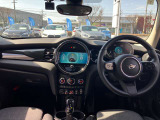 あらかじめ車両本体価格の一部を、据置価格として最終回のお支払い分に設定。月々のお支払いをお手ごろに設定いただけるバリューローンプログラムがご利用いただけます。支払回数は24・36・48・60回から選べます。
