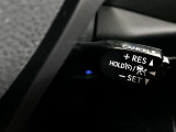 クルーズコントロール付きです。高速道路では大活躍の装備です。SETした速度をキープして走行してくれるので長距離ドライブをサポートしてくれます。