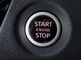 【プッシュスタート】キーが車内にあれば、エンジンの始動・停止はブレーキを踏んでスイッチを押すだけ!キーを取り出す手間を省き、ワンプッシュで操作するので簡単でスムーズ!