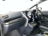 見通しのよいすっきりとした視界で、誰でも運転しやすいです。運転のしやすさは疲れにくさにも繋がりますよ♪
