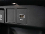◆USBチャージャー◆使いやすい場所に装備されています。