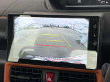 後方モニター表示でバック時の障害物もしっかり見えます!