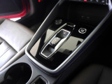 指定工場で車検までご対応可能。6ベイを完備したサービス工場を併設し、Audiライフをサポートします。
