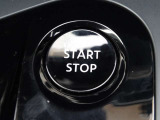 【プッシュスタート】キーが車内にあれば、エンジンの始動・停止はブレーキを踏んでスイッチを押すだけ!キーを取り出す手間を省き、ワンプッシュで操作するので簡単でスムーズ!