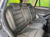 後部座席も気になるようなキズ・汚れやへたり等、大きなダメージはなく、良好な状態です。