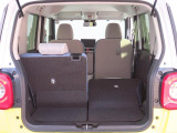 後席シートは多彩なシートアレンジで使い勝手が良いです。
