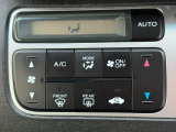 車内環境を自動でコントロールするフルオートエアコン。長距離ドライブも快適です。