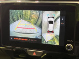 【パノラミックビューモニター】専用のカメラにより、上から見下ろしたような視点で360度クルマの周囲を確認することができます☆死角部分も確認しやすく、狭い場所での切り返しや駐車もスムーズに行えます。