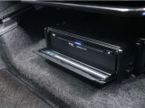 車内でCD DVDのメディアが楽しめます。