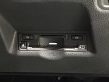 いまや快適なカーライフに欠かせないETCが付いています。