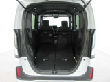 後部座席を倒すとさらに広く!長いお荷物なども載せられます♪