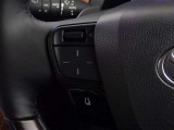 ステアリングスイッチ装備!運転しながら手元でオーディオの操作などができます。