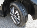 タイヤは ダンロップ エナセーブ 2024年製がついています。そして足元を精悍に引き締めるホンダ純正14インチアルミホイール、おしゃれは足元から、カッコイイですね!