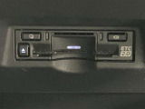 高速道路で便利な【ETC2.0】を装備しています。光ビーコン搭載で渋滞情報などナビゲーションと連動することで機能も充実いたします。他、観光施設に立ち寄るための高速料金割引サービス等もございます。