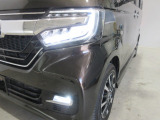 LEDヘッドライトを装備しています。光軸のはっきりした明るいヘッドライトは暗い夜道で効力を発揮します!