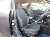フロントシートもホールド性に優れ、ゆったりと座れます!長距離の長時間ドライブも疲れにくく、ドライバーに合わせたポジション設定が可能です!!
