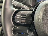 ステアリングにオーディオ操作スイッチが付いています。オーディオ画面に直接タッチしなくても操作が出来ますので、運転に集中できます。