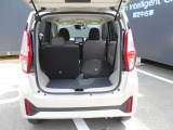 トランクスペースです。シートアレンジで更に長く大きな荷物もつめます。
