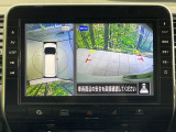 【アラウンドビューモニター】専用のカメラにより、上から見下ろしたような視点で360度クルマの周囲を確認することができます☆死角部分も確認しやすく、狭い場所での切り返しや駐車もスムーズに行えます。