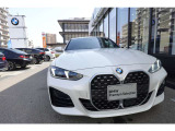 BMWの代名詞の【キドニーグリル】グリルが腎臓のように見えるので【キドニー】と呼ばれるようになりました。一目見ただけでBMWであると認識できる確固たるアイコンとして存在感を放ちます。